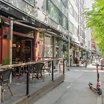 شقة Spacious Downtown With Balcony Next To Restaurants *