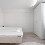 Spacious Downtown With Balcony Next To Restaurants Lägenhet
