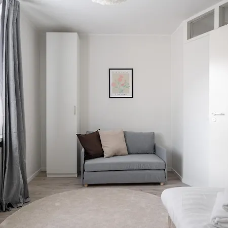 Spacious Downtown Apt With Balcony - Hosts 10 Apartment Tampere