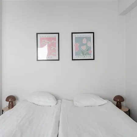 Apartment Spacious Downtown Apt With Balcony - Hosts 10