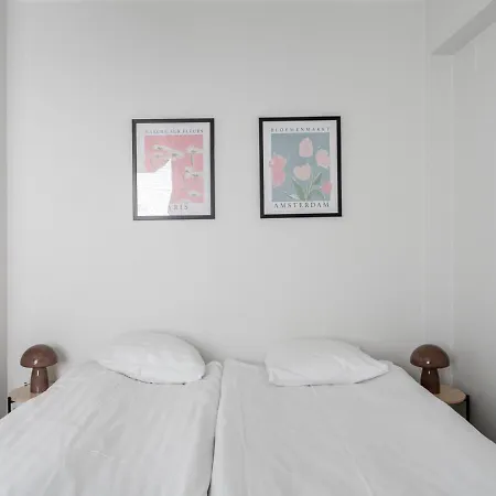 Spacious Downtown With Balcony - Hosts 10 Apartmán