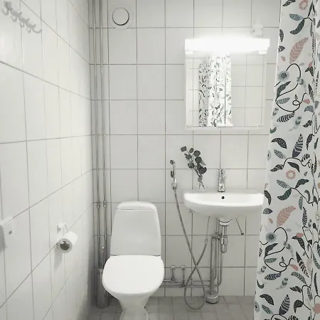 Spacious Downtown With Balcony Next To Restaurants *