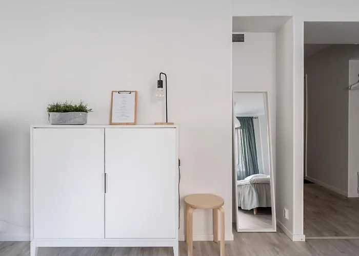 Spacious Downtown With Balcony Next To Restaurants 公寓