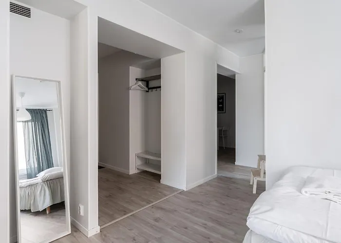 公寓 Spacious Downtown With Balcony Next To Restaurants